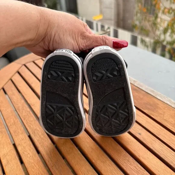 Converse All Star Kids High Top Sneakers Black Red Canvas Shoes Size 4 - Picture 4 of 6